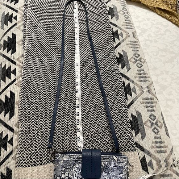 Sakroots Olympic Navy Floral Crossbody Phone Holder Wallet - Picture 10 of 11